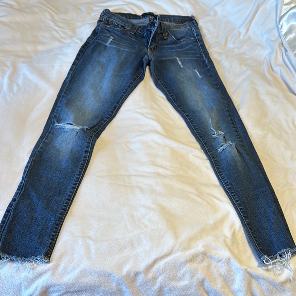 Stylish Blue Distressed Women's Jeans